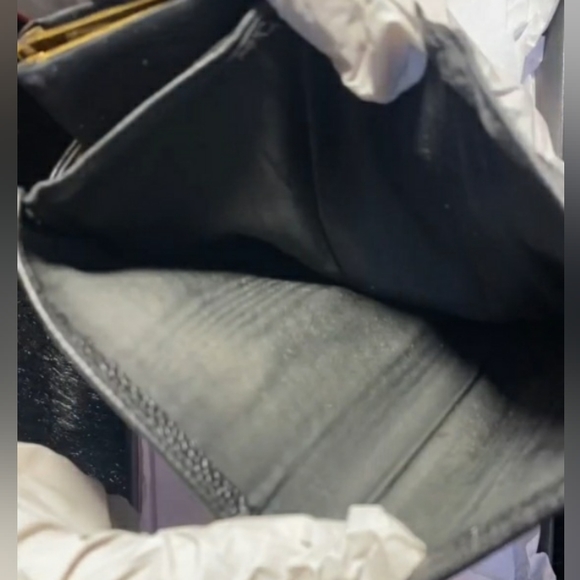 CHANEL VINTAGE BIFOLD CAVIAR BLACK LEATHER WALLET+CHANGE PURSE W/ GOLD HARDWARE - Picture 13 of 16